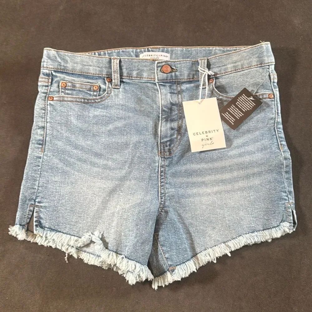 Celebrity Pink Girls Fray Hem Shorts Mid Wash Size 16 NEW